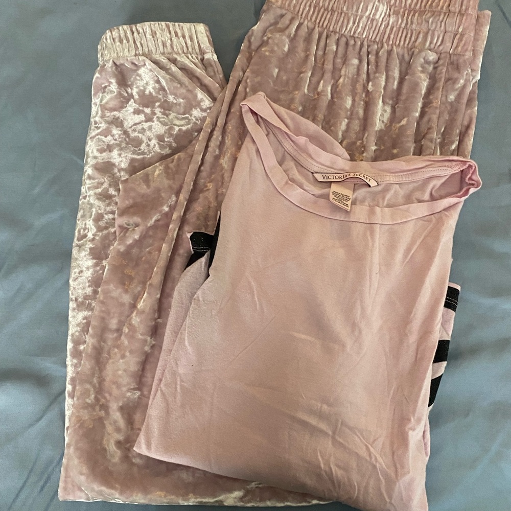 VS pajama set